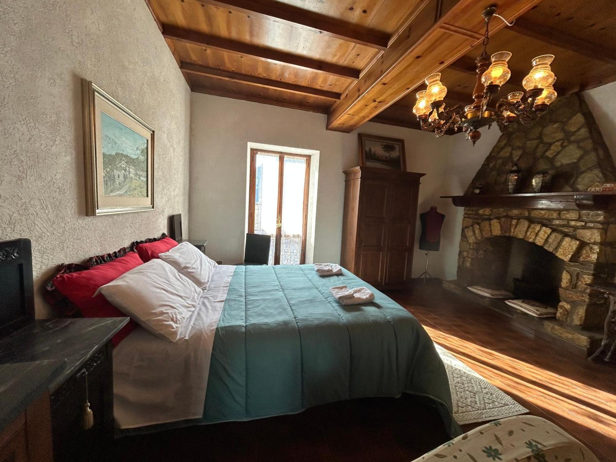 Appartamento Storico A Valle San Martino Di Spoleto Ngoại thất bức ảnh