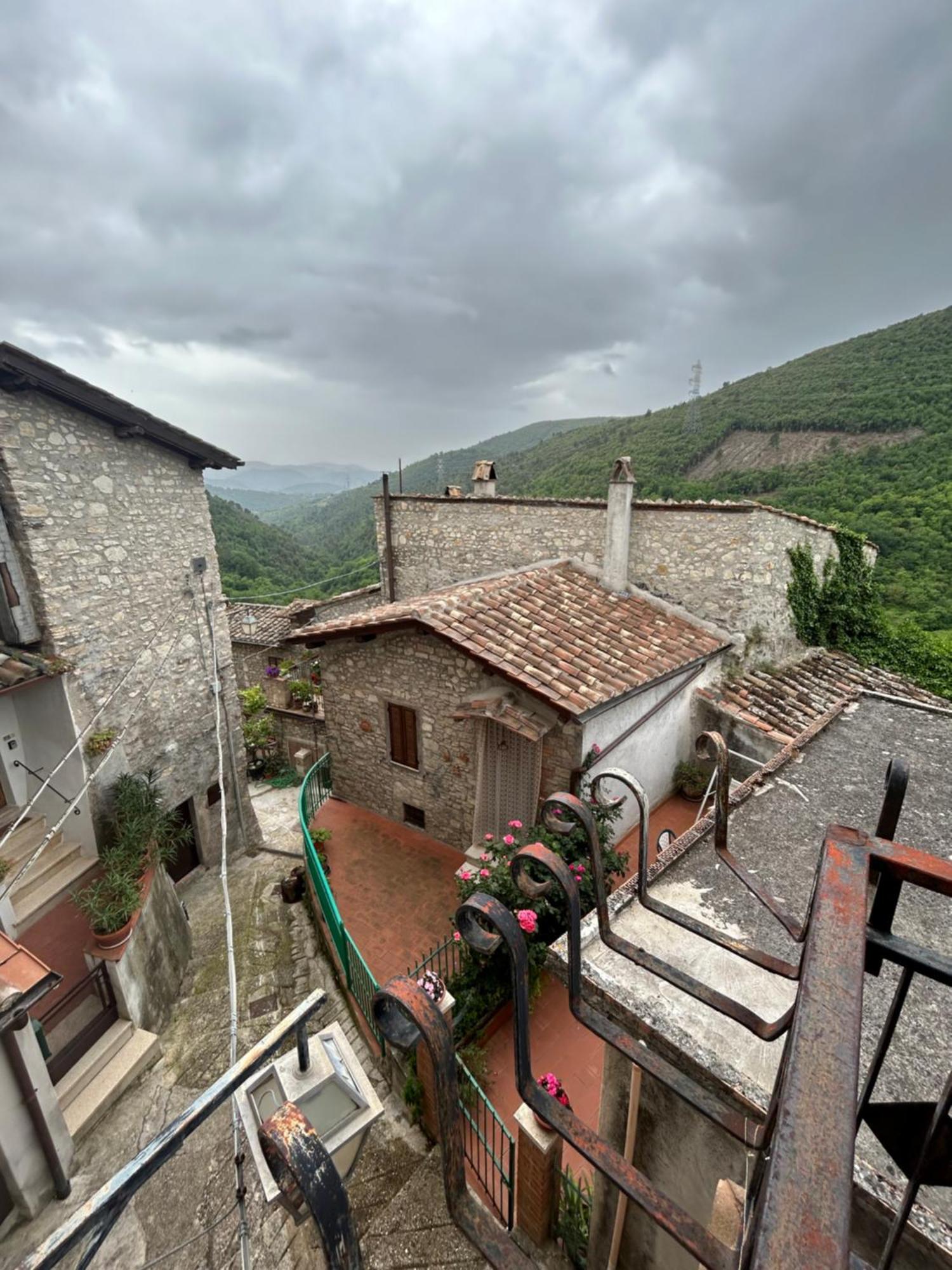 Appartamento Storico A Valle San Martino Di Spoleto Ngoại thất bức ảnh